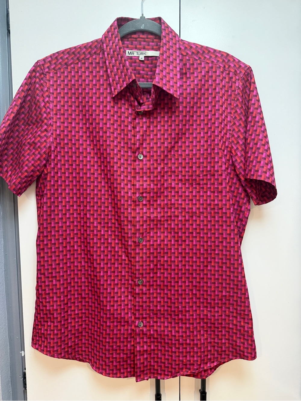 Mr. Turk Men's Size M Button-Up Shirt - Vibrant Pink & Red Geometric Basketweave